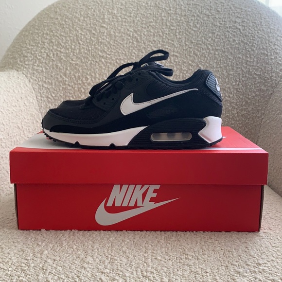 Nike Shoes - Brandnew/Women’s Nike Air Max 90 size 7.5.
